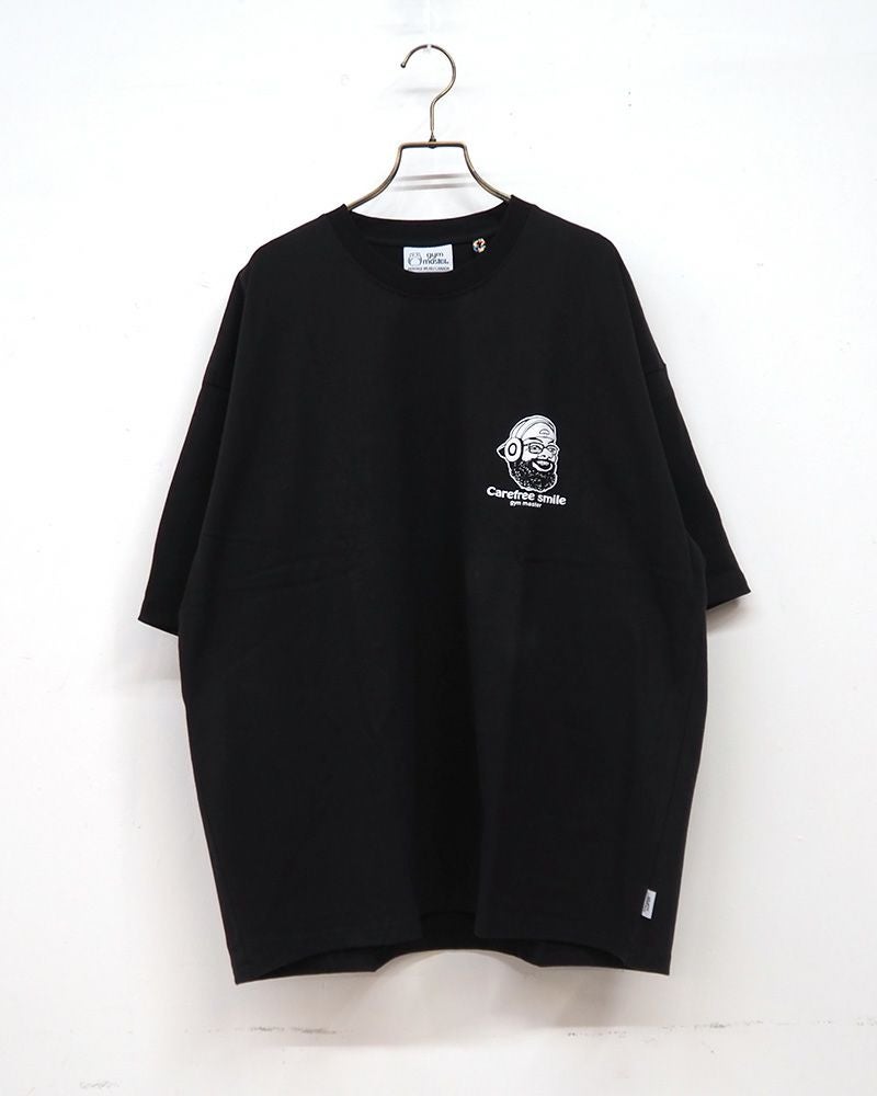 gym master carefree smile ビッグTee