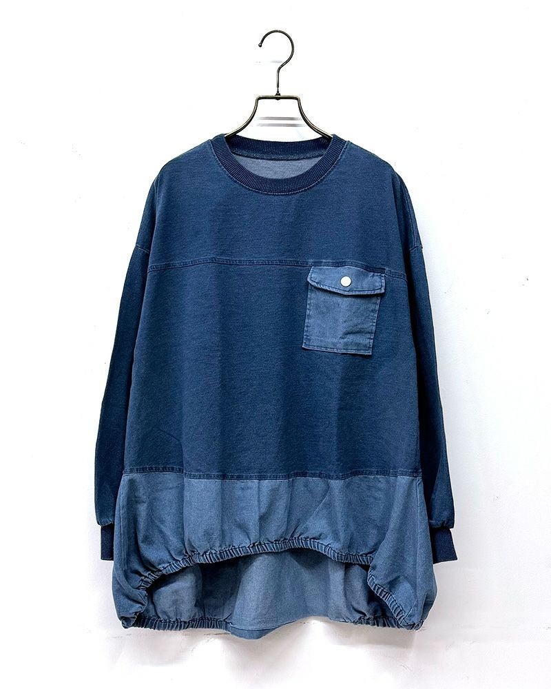インディゴ裏毛コクーンプルオーバー　長袖　デニム風　異素材切り替え　胸ポケット　コクーンシルエット　裾ギャザー　体型カバー　ナチュラルカジュアル　大人カジュアル