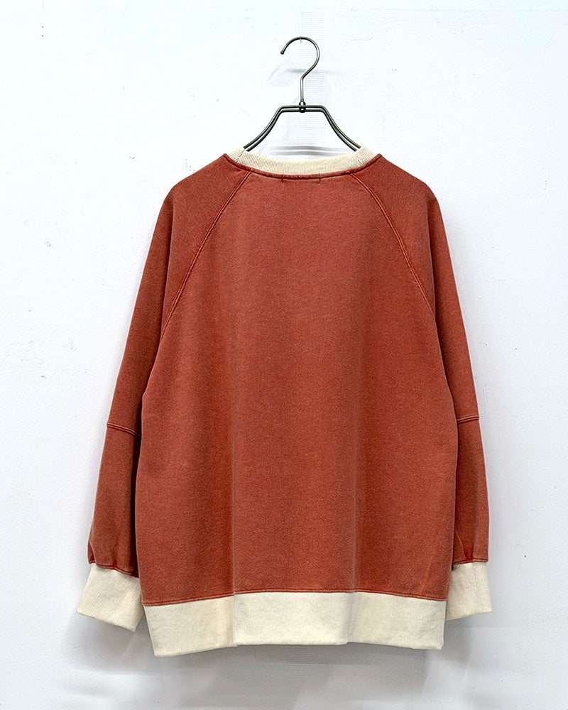 Figgle　フィグル　綿レーヨンバイカラープリント長袖プルオーバー　裏毛スウェット　ユーズド加工　バイカラーリブ　フラワープリント　ヴィンテージ風　リラックスシルエット　大人カジュアル