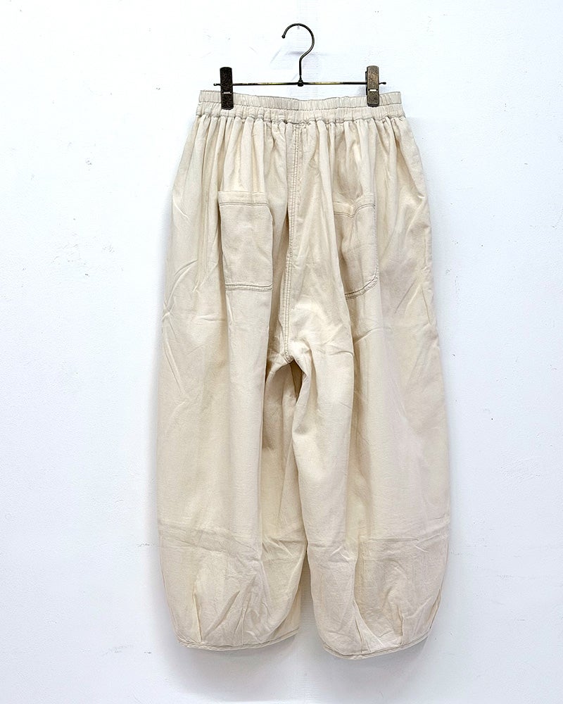 limiless　リミレス　デニムサーカスパンツ　ワイドシルエット　コクーンシルエット　フェード加工ベージュ　セットアップ可能　ウエストゴム　体型カバー　大人カジュアル　ボトムス