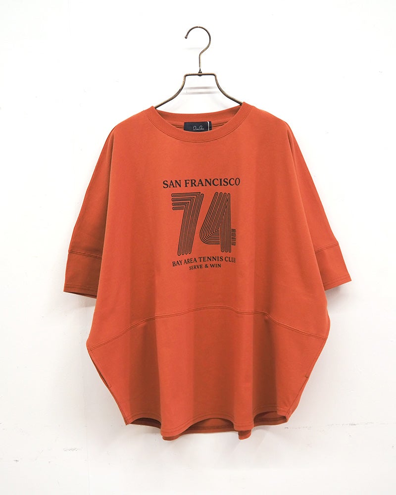 limiless　リミレス　天竺プリントBIG T　半袖　ビッグシルエット　カレッジロゴプリント　ドロップショルダー　前後差着丈　サイドスリット　大人カジュアル