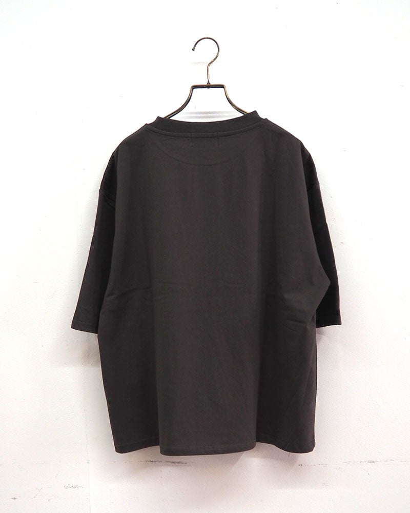 limiless　リミレス　犬Tシャツ　半袖　ビッグシルエット　犬イラスト　アニマルプリント　ドロップショルダー　前後差着丈　サイドスリット　大人カジュアル