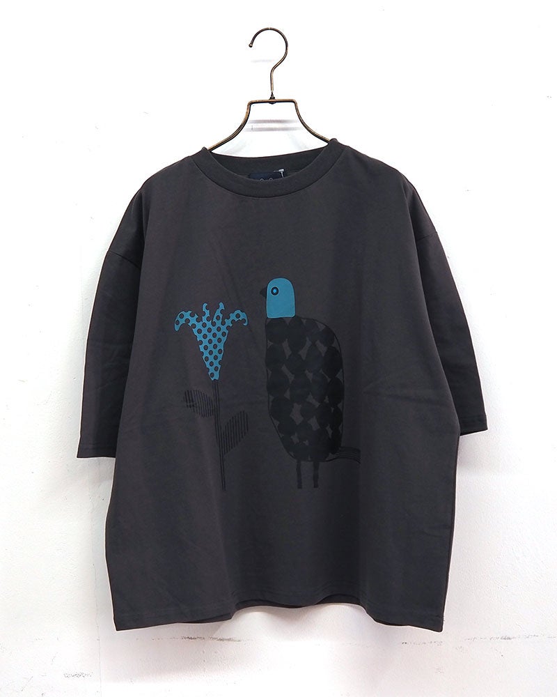 limiless　リミレス　花と鳥Tシャツ　半袖　ビッグシルエット　ボタニカルイラスト　バードプリント　ドロップショルダー　前後差着丈　サイドスリット　大人カジュアル