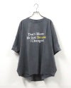 limiless リミレス 英字ロゴT 半袖Tシャツ オーバーサイズビッグシルエット フロントメッセージロゴプリント 英字グラフィック 一部配色デザイン ドロップショルダー 前後差ラウンドヘム フリーサイズ 全5カラー ストリートカジュアル アメカジテイスト大人コーデ
