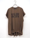 8Laboratory エイトラボラトリー 汗シミ防止天竺ドルマンプルオーバー 半袖Tシャツ フロント英字ロゴプリント バックドレープデザイン 後ろ姿立体切替 ドルマンスリーブワイドシルエット 汗シミ防止加工天竺生地 フリーサイズ 全4カラー ナチュラルカジュアル