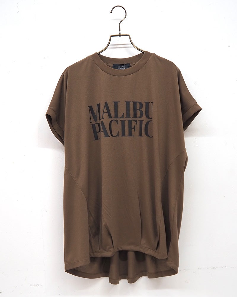 8Laboratory エイトラボラトリー 汗シミ防止天竺ドルマンプルオーバー 半袖Tシャツ フロント英字ロゴプリント バックドレープデザイン 後ろ姿立体切替 ドルマンスリーブワイドシルエット 汗シミ防止加工天竺生地 フリーサイズ 全4カラー ナチュラルカジュアル