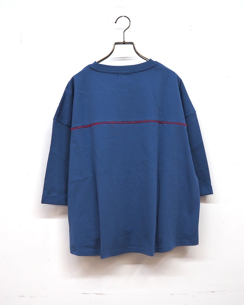 8Laboratory エイトラボラトリー 天竺アウトステッチ6分袖T カットソー6分袖Tシャツ 左胸ハート型ワンポイントロゴ刺繍 首元背中袖配色ハンドステッチ風デザイン 前後差ラウンドヘム ドロップショルダーワイドビッグシルエット フリーサイズ 全2カラー ストリートカジュアル アメカジナチュラルスタイル夏コーデ