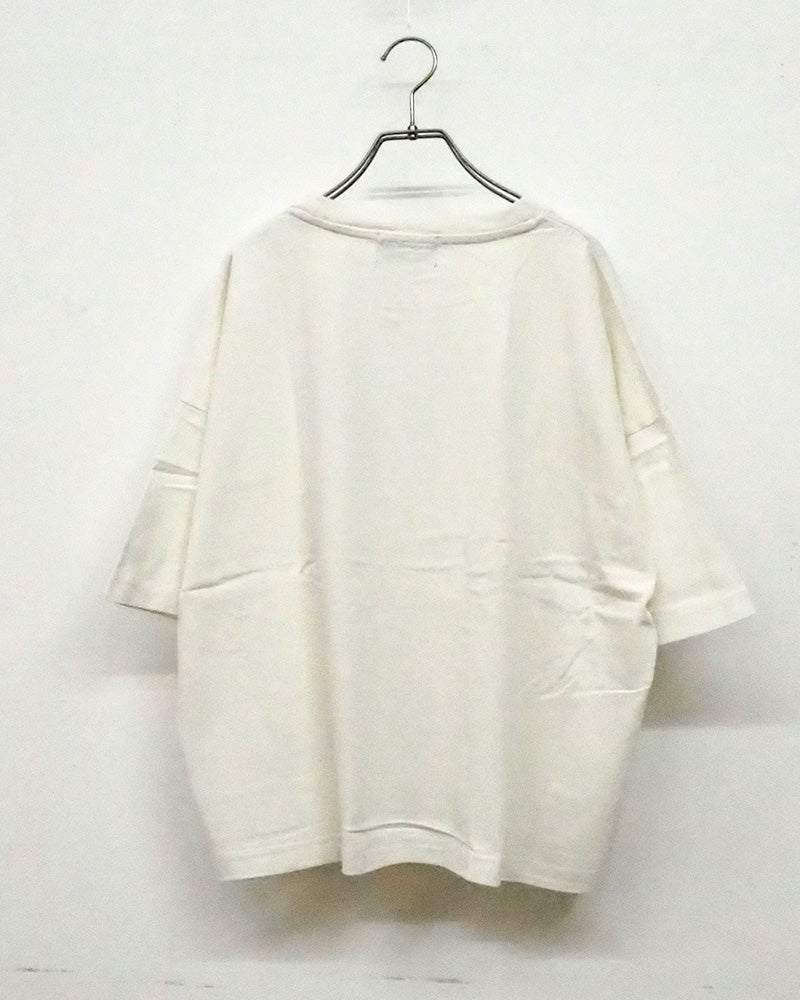 limiless リミレス moiピグメント裾スリットプルオーバー 半袖Tシャツ カットソー moi英字ロゴプリント ピグメント加工 ヴィンテージ風 古着風 フェード感 綿100％ 16番手天竺生地 厚手 袖口スリット ドロップショルダー ゆったり オーバーサイズ フリーサイズ 大人カジュアル 夏コーデ