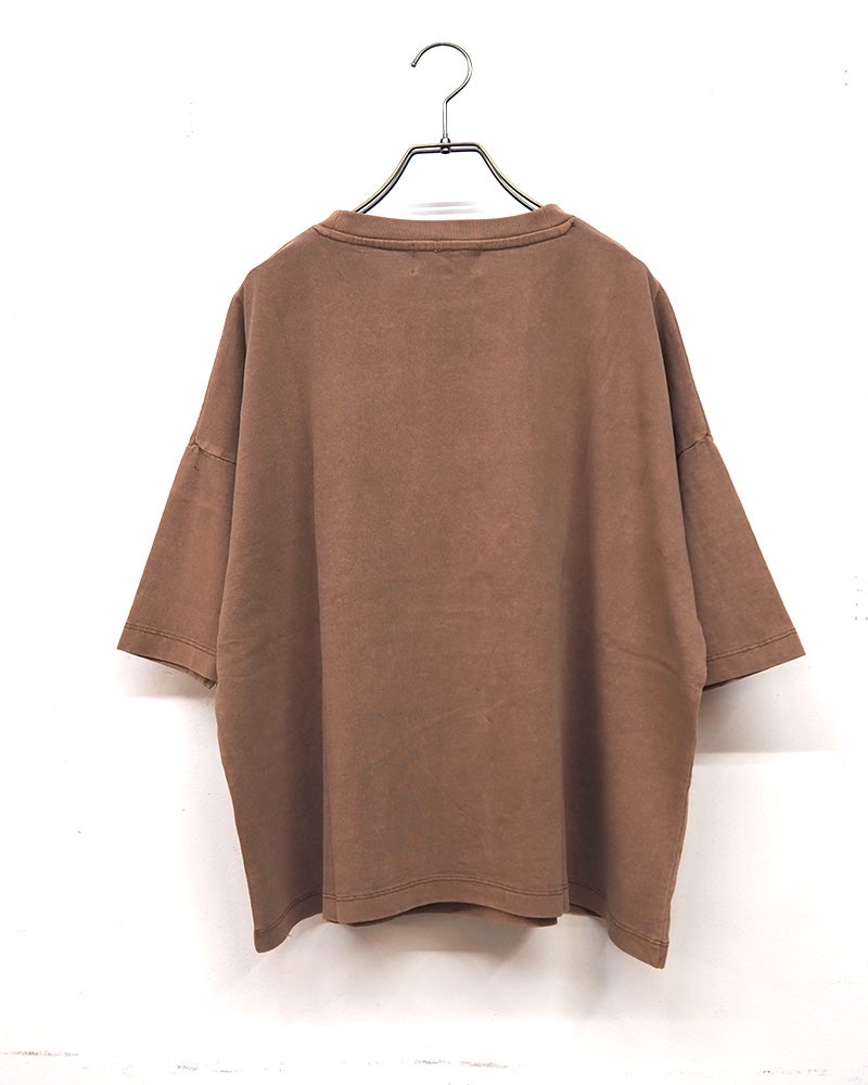 limiless リミレス moiピグメント裾スリットプルオーバー 半袖Tシャツ カットソー moi英字ロゴプリント ピグメント加工 ヴィンテージ風 古着風 フェード感 綿100％ 16番手天竺生地 厚手 袖口スリット ドロップショルダー ゆったり オーバーサイズ フリーサイズ 大人カジュアル 夏コーデ