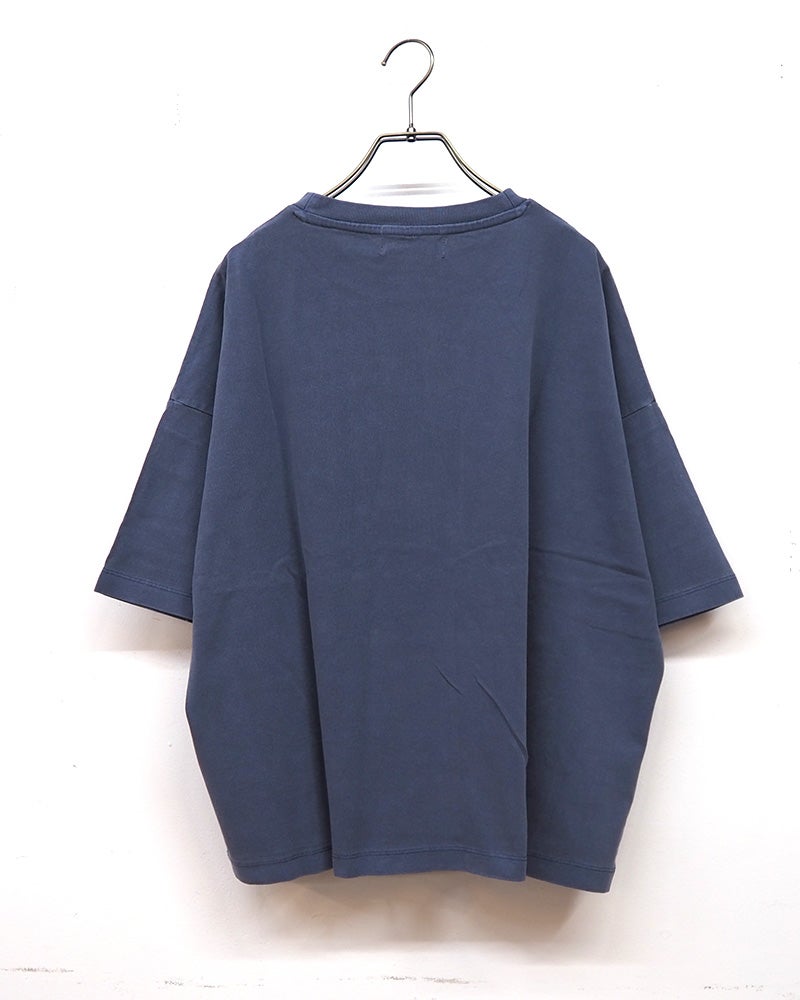 limiless リミレス moiピグメント裾スリットプルオーバー 半袖Tシャツ カットソー moi英字ロゴプリント ピグメント加工 ヴィンテージ風 古着風 フェード感 綿100％ 16番手天竺生地 厚手 袖口スリット ドロップショルダー ゆったり オーバーサイズ フリーサイズ 大人カジュアル 夏コーデ