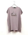 limiless リミレス 天竺ネコ刺繍プリントT ロングTシャツ チュニック丈 半袖カットソー ネコイラストプリント CATSロゴ立体刺繍 ロールアップ袖 サイドスリット 前後差裾 コットン天竺生地 フリーサイズ ゆったり オーバーサイズ 大人カジュアル 猫好き 夏コーデ