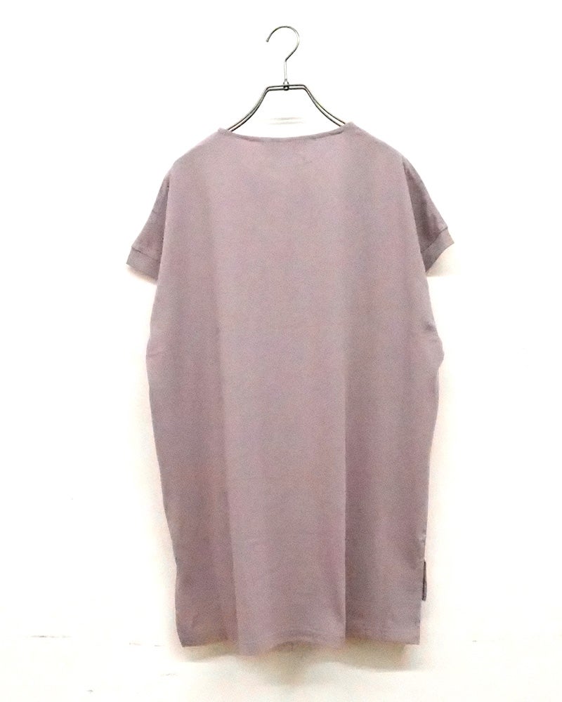 limiless リミレス 天竺ネコ刺繍プリントT ロングTシャツ チュニック丈 半袖カットソー ネコイラストプリント CATSロゴ立体刺繍 ロールアップ袖 サイドスリット 前後差裾 コットン天竺生地 フリーサイズ ゆったり オーバーサイズ 大人カジュアル 猫好き 夏コーデ
