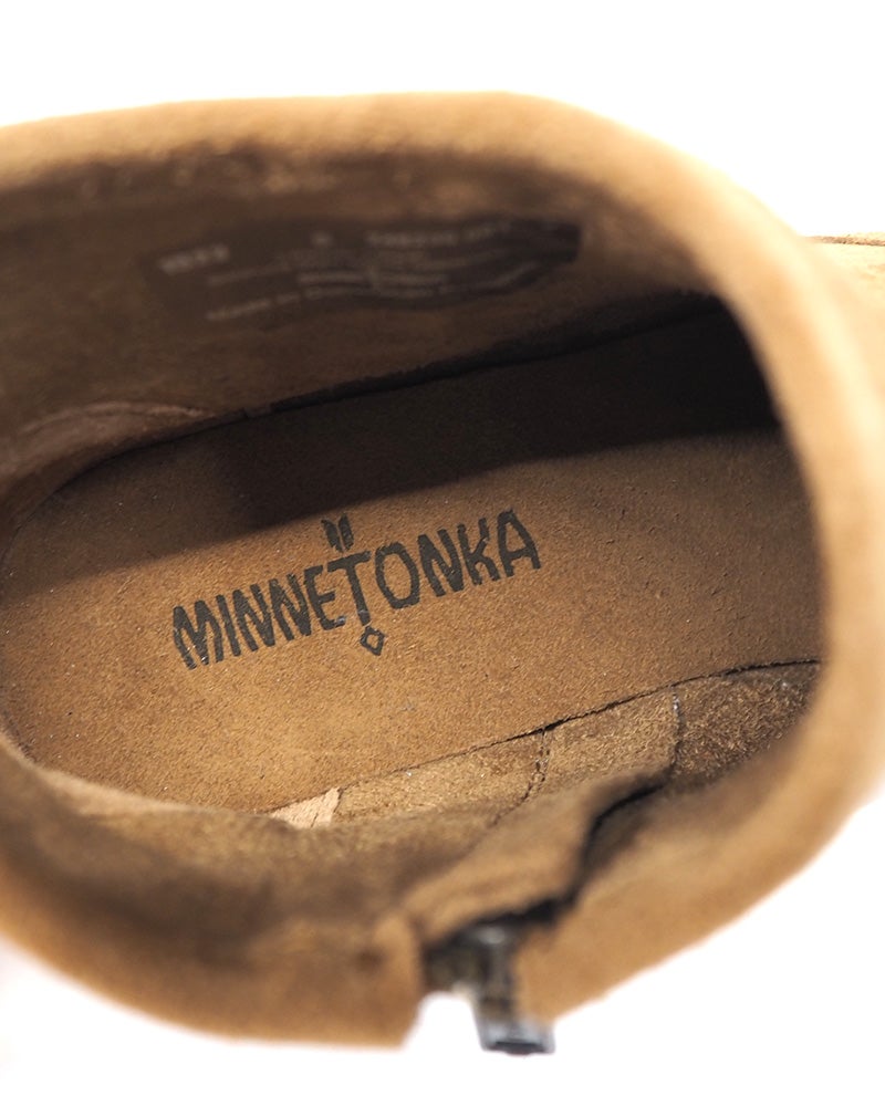 MINNETONKA ミネトンカ ウェスタンフリンジブーティー ショートブーツ スエード 本革 牛革 サイドフリンジ スタックヒール ローヒール サイドジップ ファスナー付き 疲れにくい ハンドメイド アメカジ ウエスタン レディースシューズ 秋冬コーデ