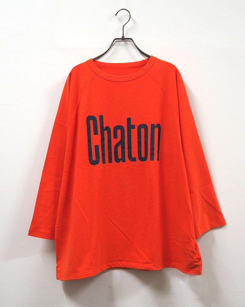 8Laboratory エイトラボラトリー 天竺パウダーラグランロゴT 長袖Tシャツ ロンT ロゴTシャツ 英字ロゴ パウダー加工 ピグメント加工 ラグランスリーブ オーバーサイズ ユニセックス メンズ レディース ゆったり 体型カバー アメカジ古着風ストリート秋冬コーデ オレンジカーキスミクロアイボリーブラウン